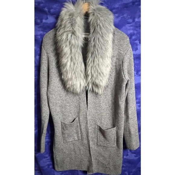 Sioni Studio Jackets & Blazers - Sioni Studio Removable‎ Faux Fur Collar Neckline Viscose Sweater Cardigan Medium
